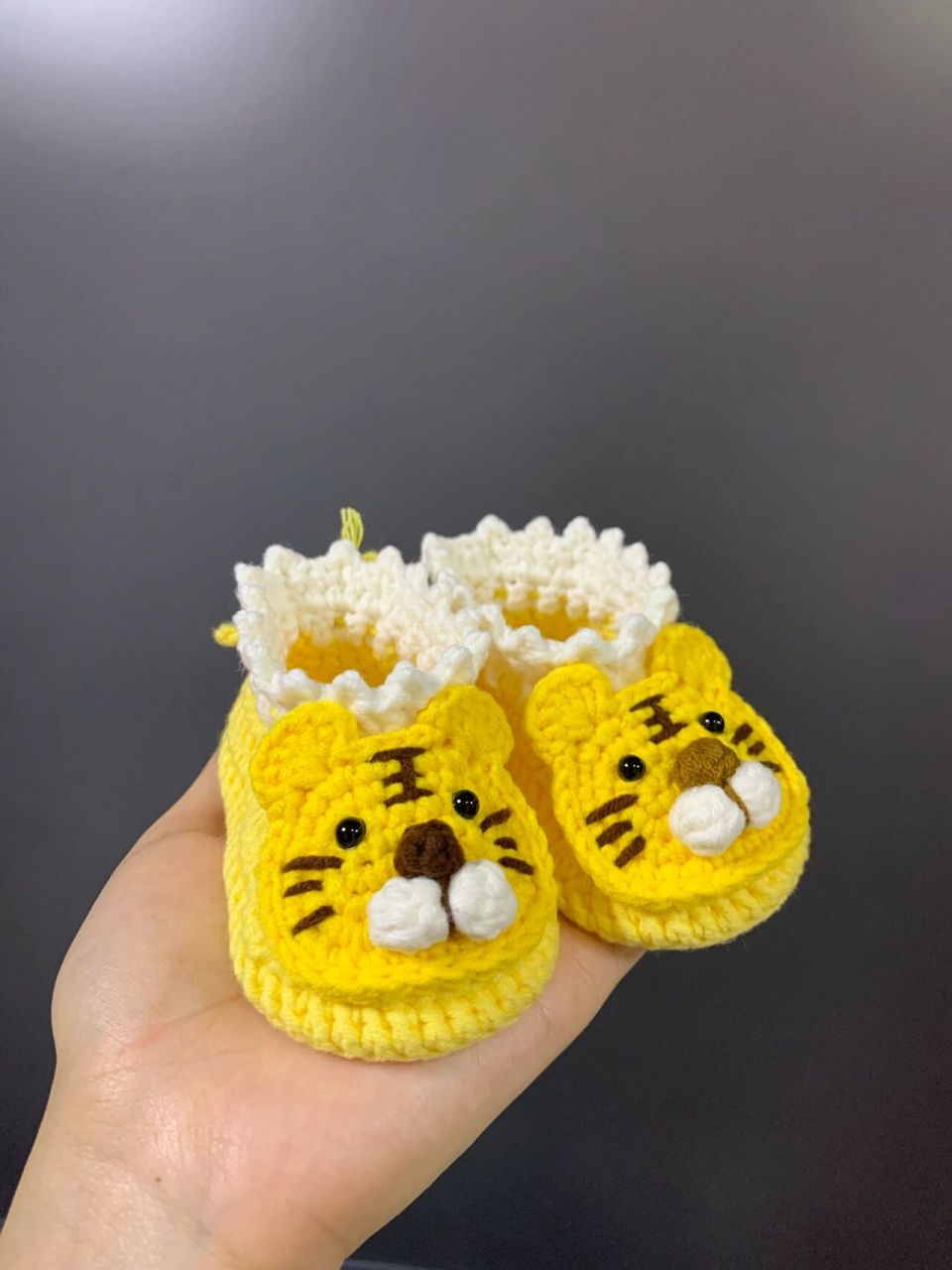 钩针小物|小老虎宝宝鞋(附图解) 鞋子:雪妃尔五股05号金色,02号乳白色