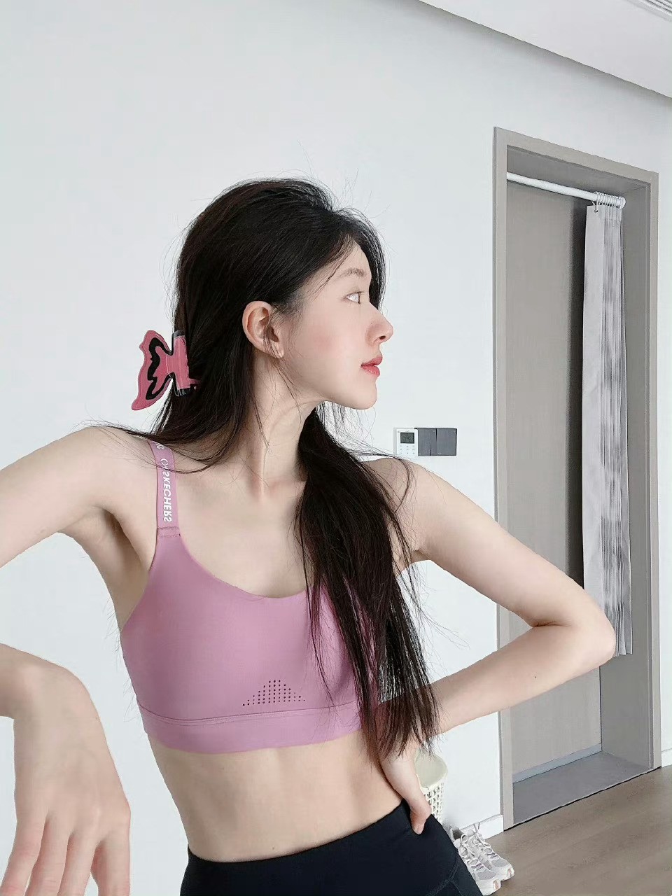 赵露思运动内衣广告造型图集