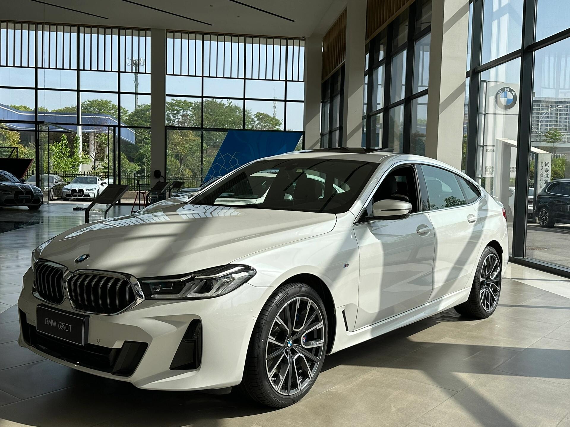 宝马6系gt 630i大旅行家版 白/摩卡 稀缺车源,卖一台少一台