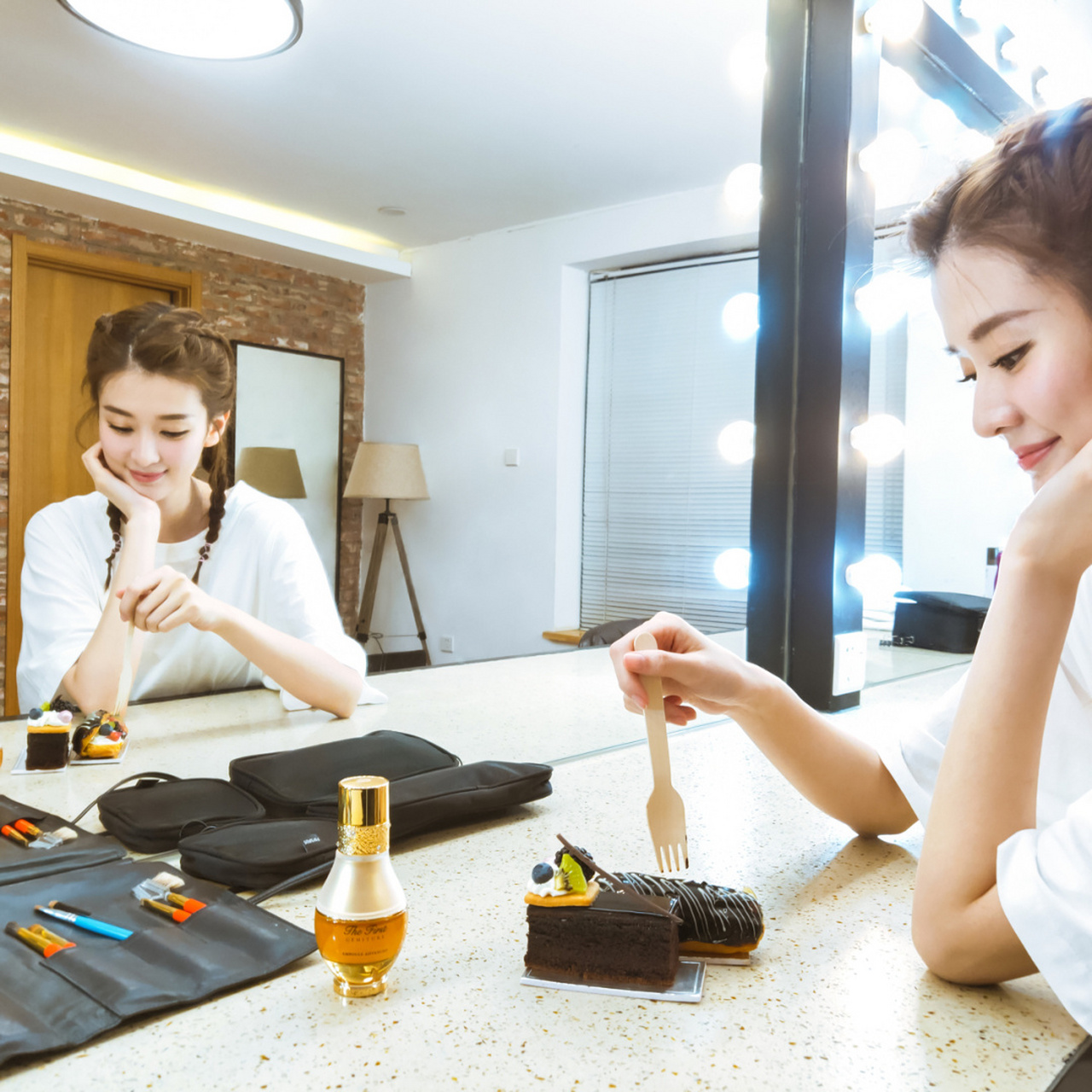 向往的贵肤生活 欧蕙的源生至臻焕活精华液不但是我巨羡慕的白富美