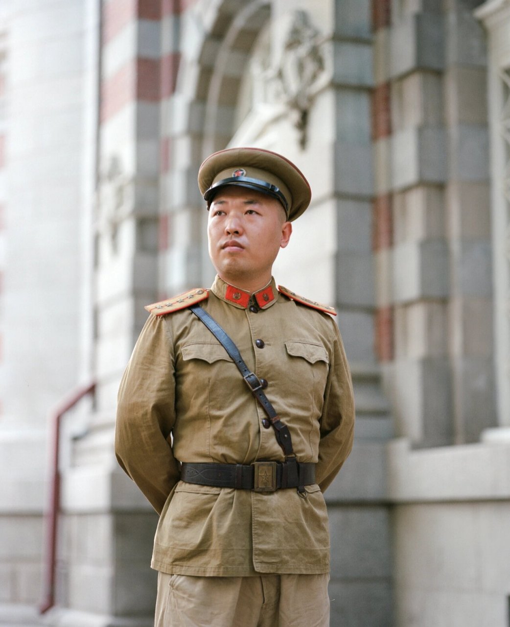 五五式军服 前俩天一个学摄影的朋友看见我这套五五年的老式军装 碰巧