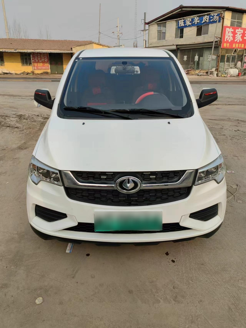 到家一辆22年购买使用极品金彭d70高配,六块100安电瓶,原厂增程器油电