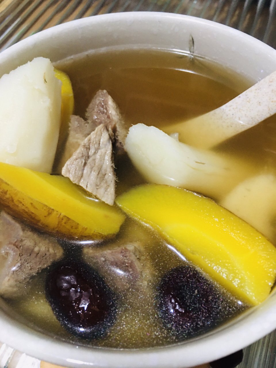 菜谱23/驴肉 当归黄芪山药汤 驴肉 当归黄芪山药黄萝卜汤,鲜甜滋养,强