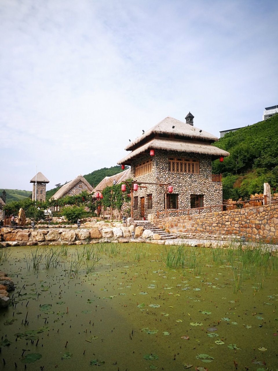 《刘老根4》拍摄地 《刘老根4》拍摄地龙泉山庄93,位于辽宁省辽阳市