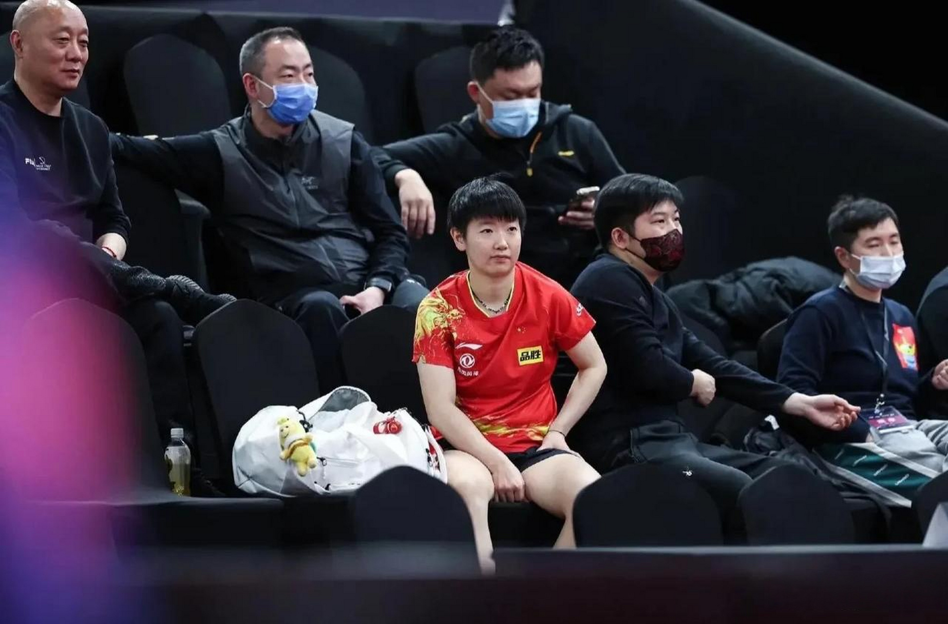 大头1v5紧张捏裤脚 莎局1v5淡定坦然 只能说还得是莎局孙颖莎 王楚钦