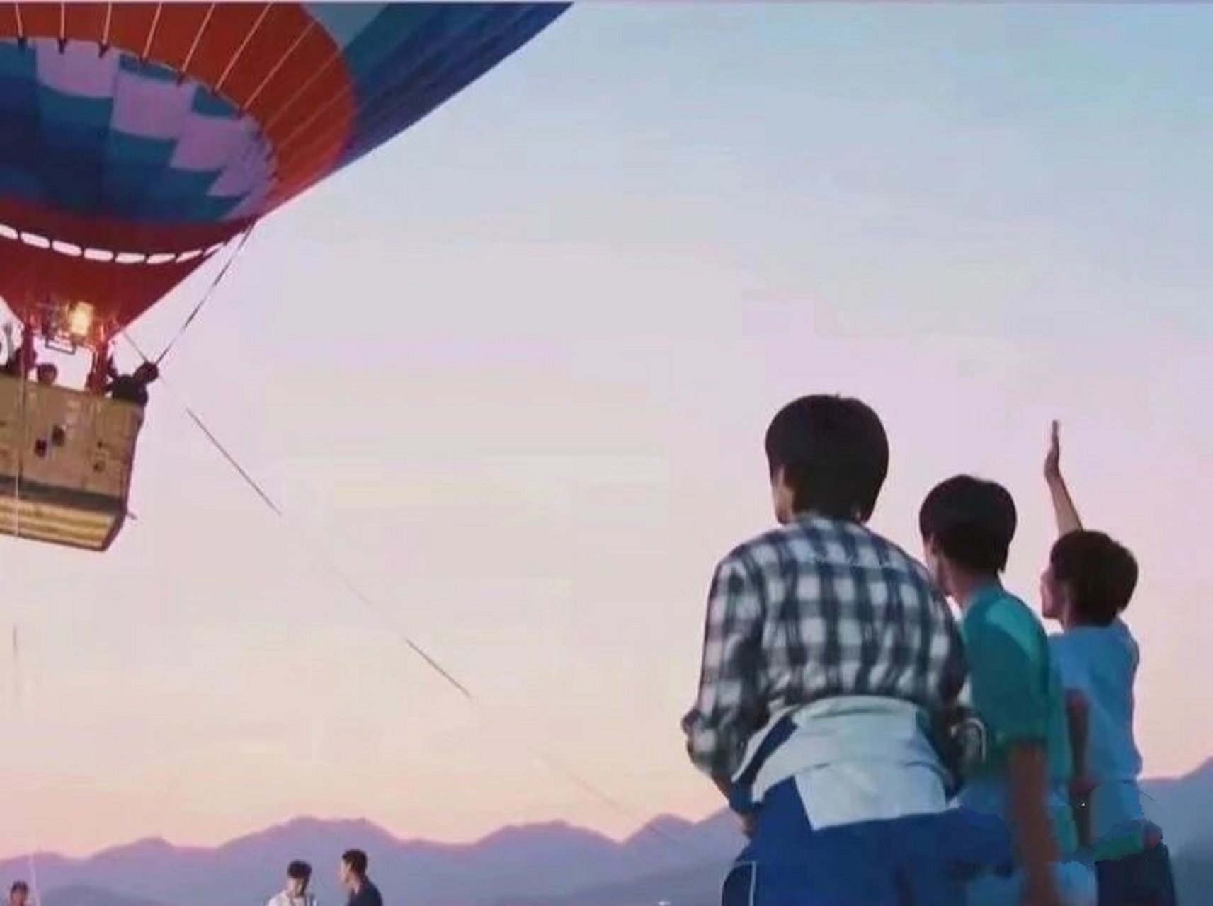 有关时代少年团的手抄报(绘画4 tnt) 记得这是一次在国庆的作业,一