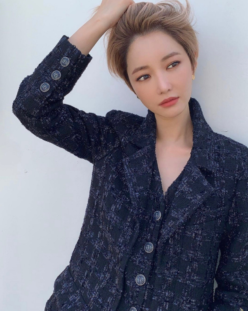 9693短发女神高俊熙 之前受胜利事件影响 好久未营业 近期官司