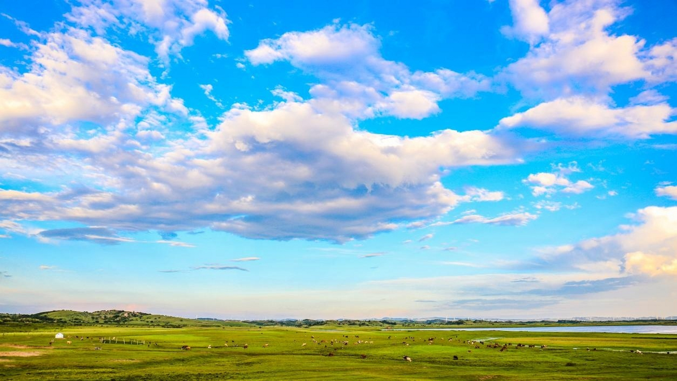 承德围场坝上草原之旅 穿过数个隧道后,我们终于到了塞罕坝下面的县城