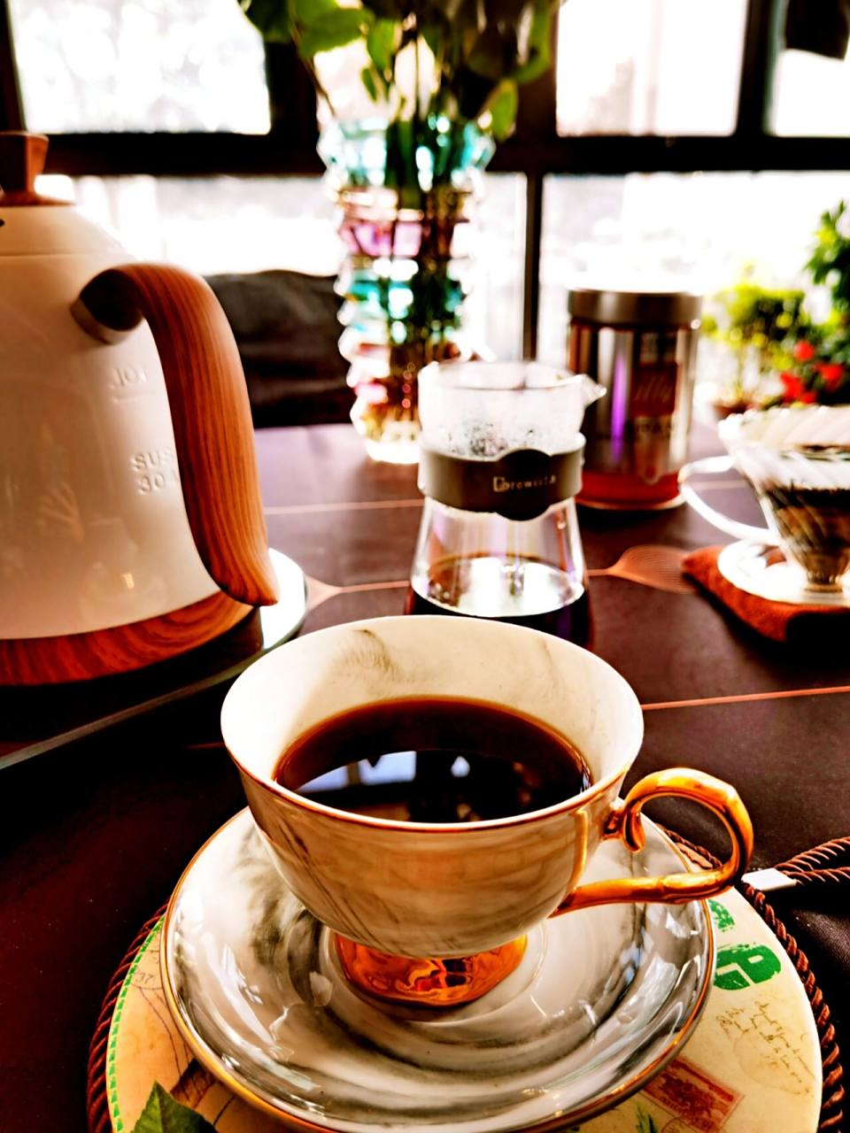 19个适合放朋友圈的喝咖啡文案 淡淡咖啡的香气,充盈着每一寸呼吸