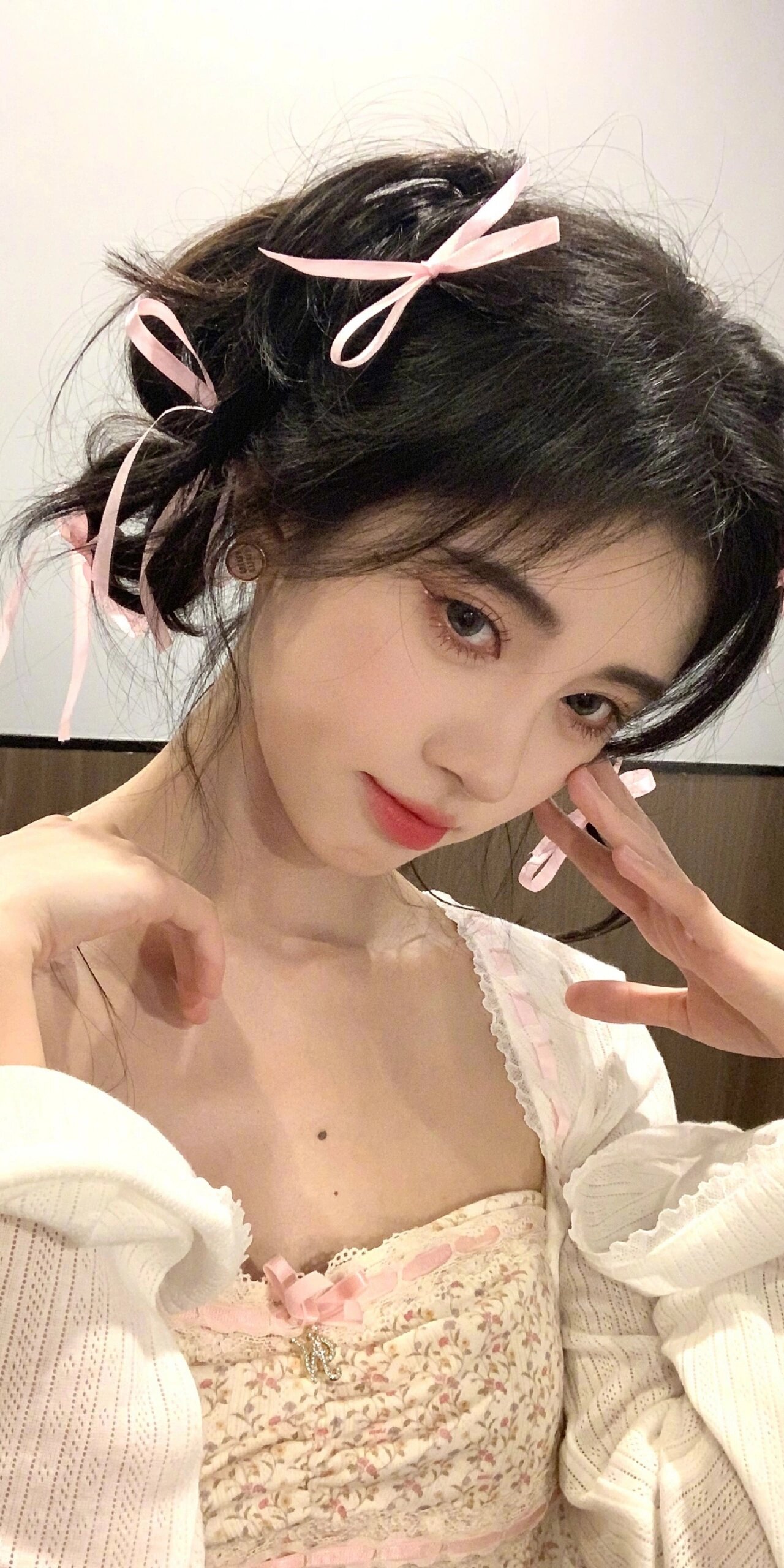 鞠婧祎壁纸 山和山不相遇 人和人要重逢