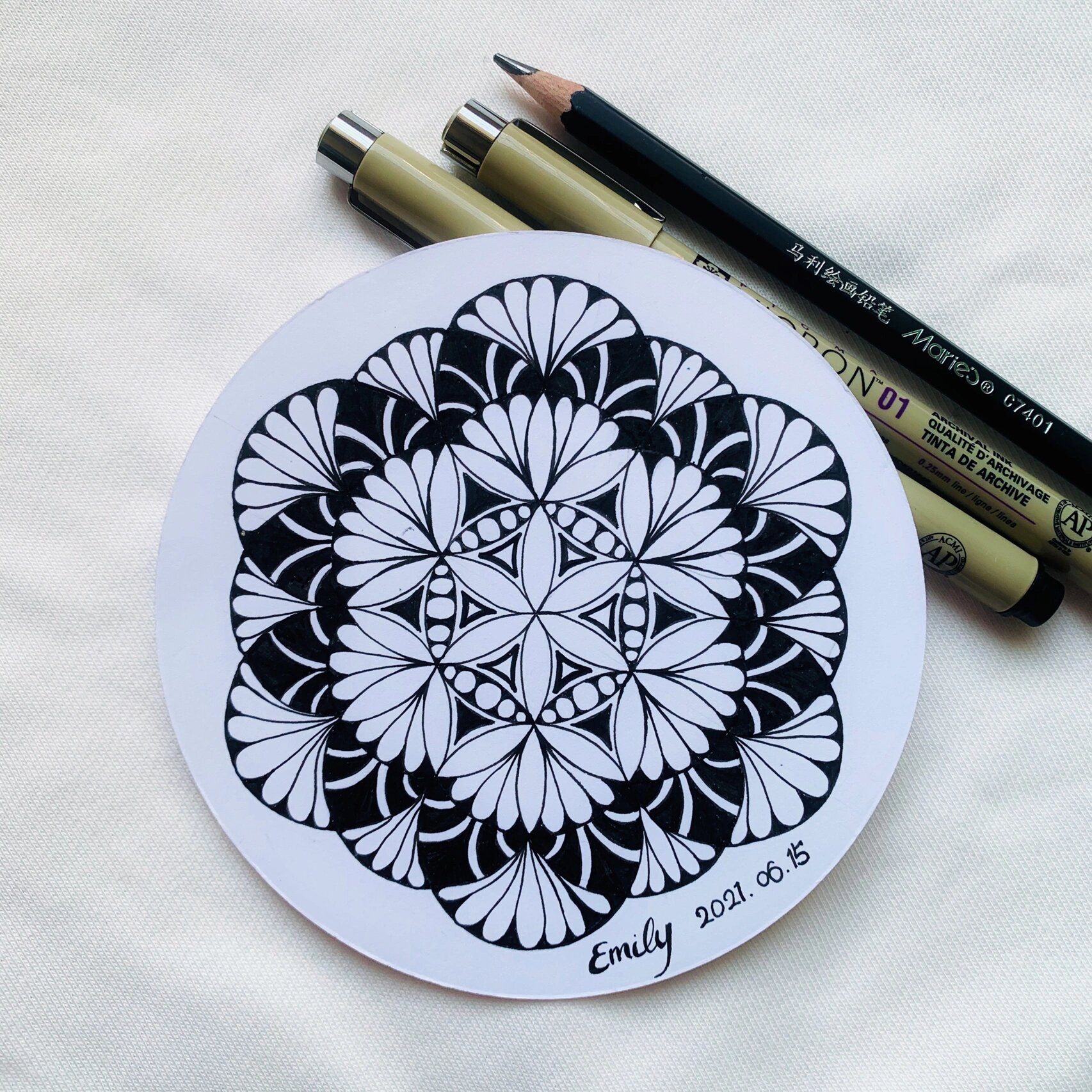 禅绕画  | 生命之花  | 合集 偶然翻出去年画的生命之花,当时一开始