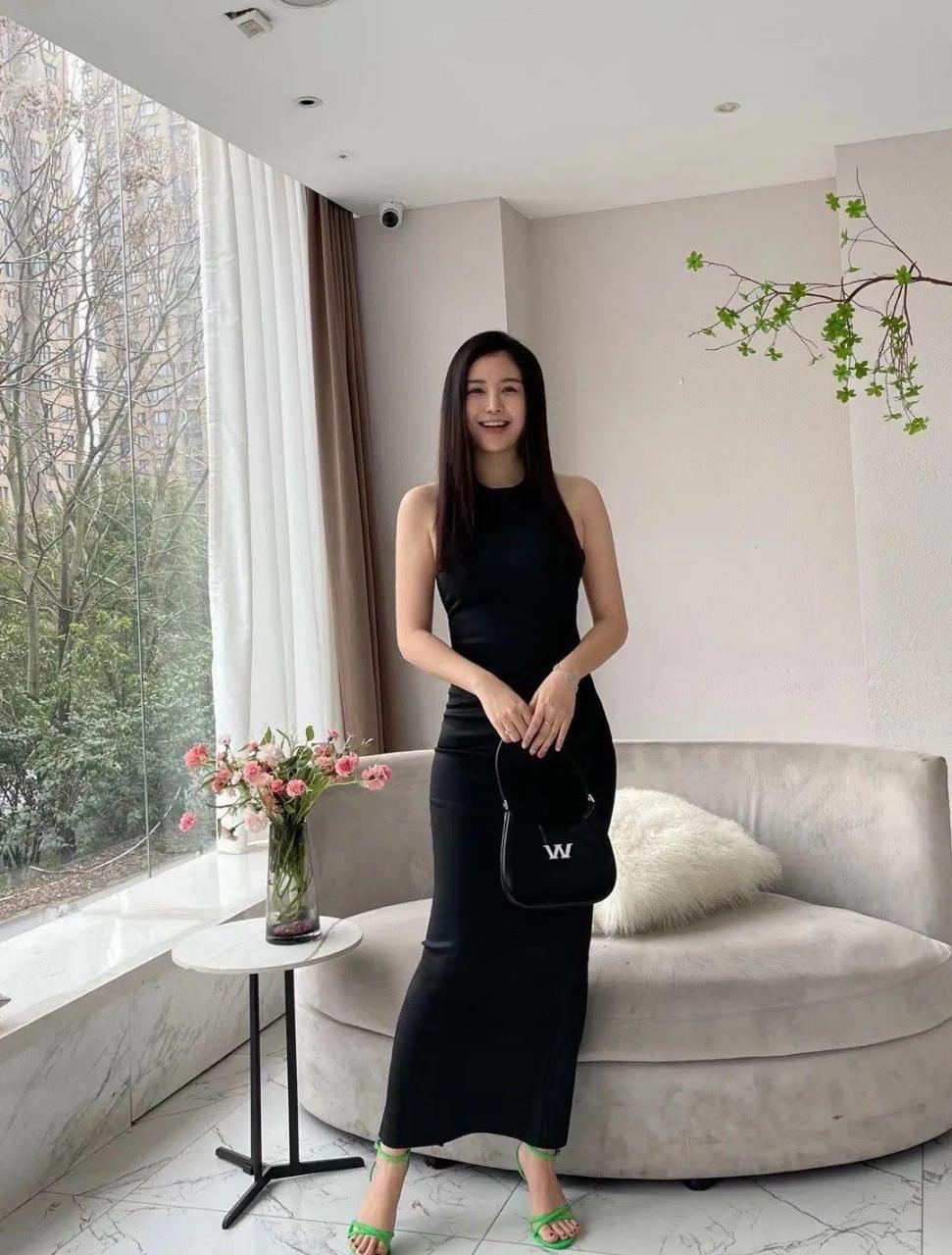 梁晓晴为 alexander wang 拍摄广告,确实漂亮.