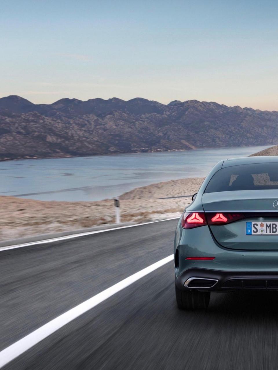 奔驰的设计师终于找回了设计的灵感,2024款奔驰e,有点帅哦!