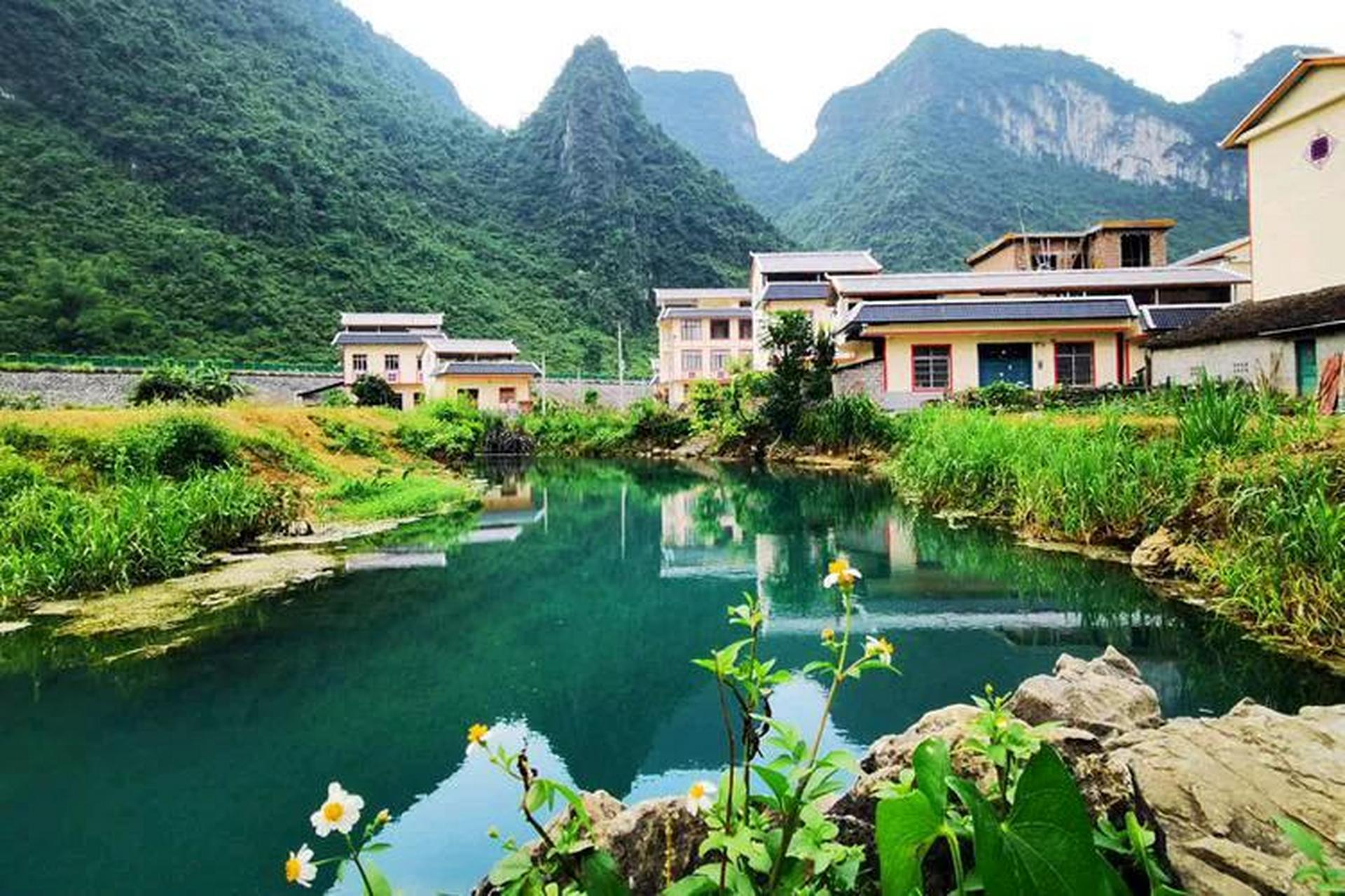 板岭乡,都安瑶族自治县辖乡.位于县境北部,县人民政府驻地北47千米.