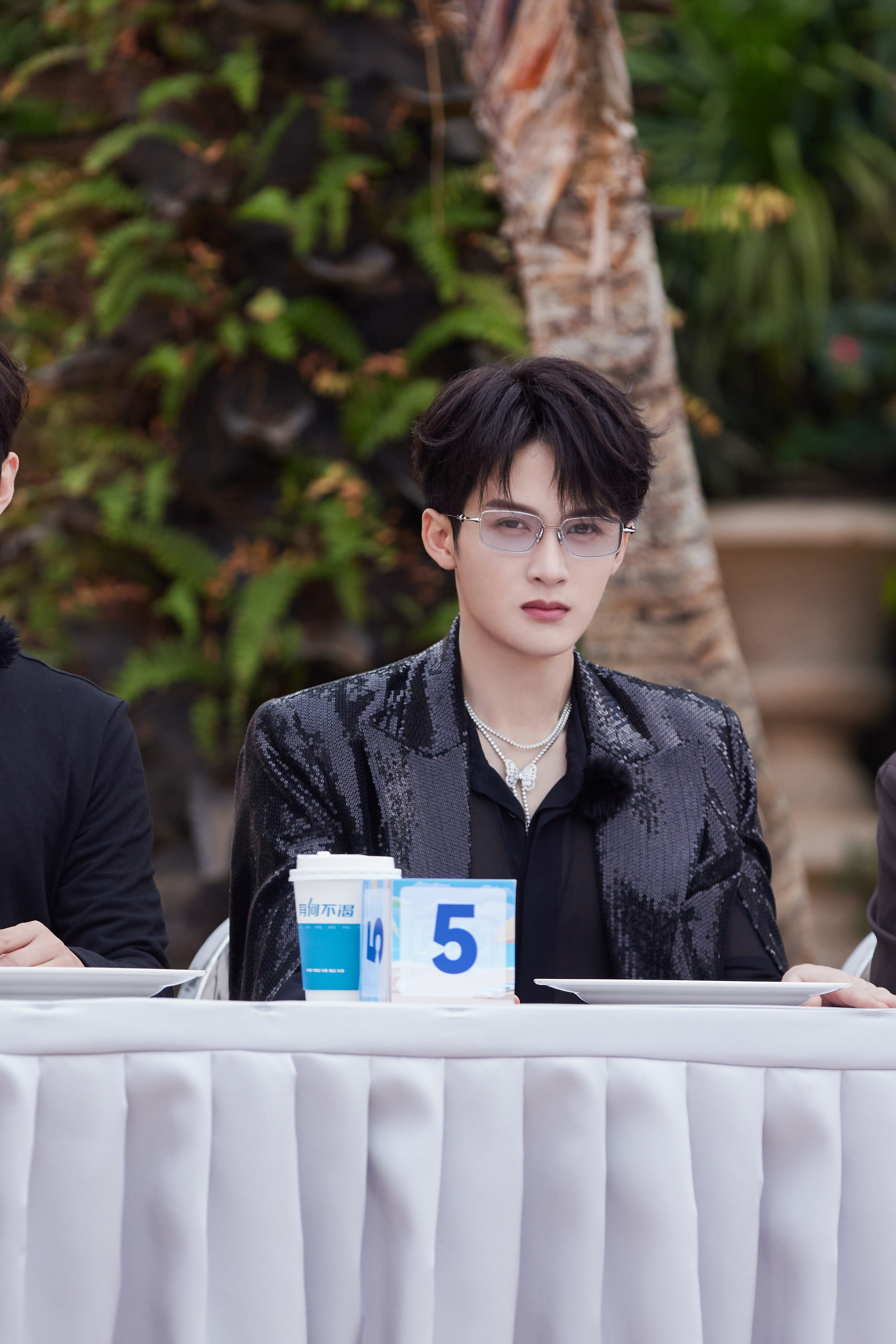 檀健次你好星期六# 海边团建欢乐伴春节,今天20:10,和mic檀健次jct