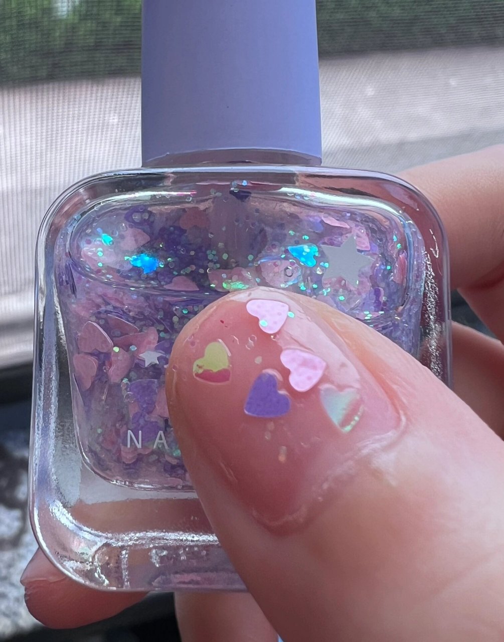 15r两瓶miniso指甲油!