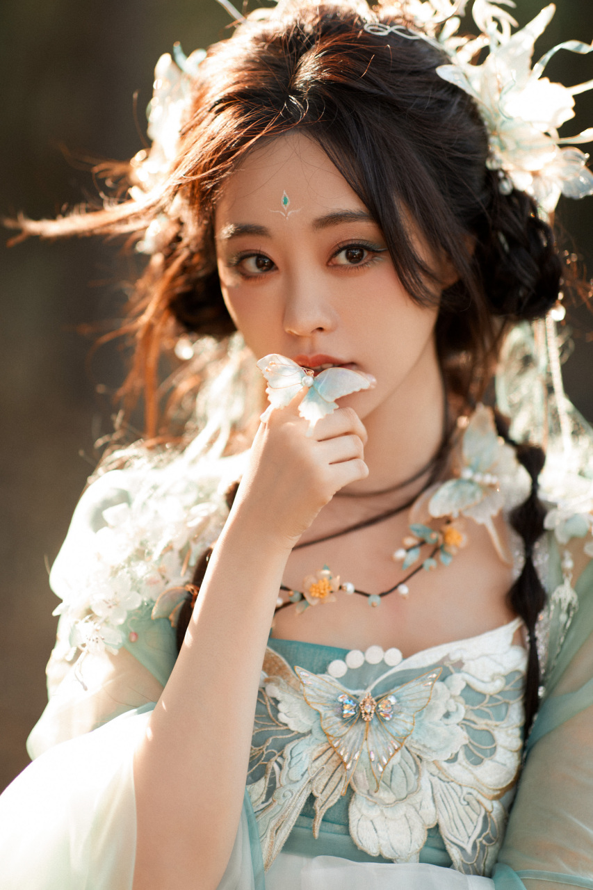 祝绪丹,国风大典,古风大赏,麻花辫,青衣裳,姐姐好美!