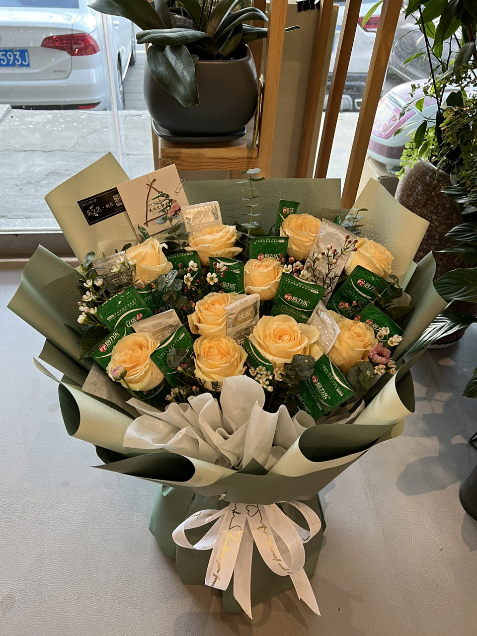 避孕套花束!搞怪礼物97 避孕套花束98