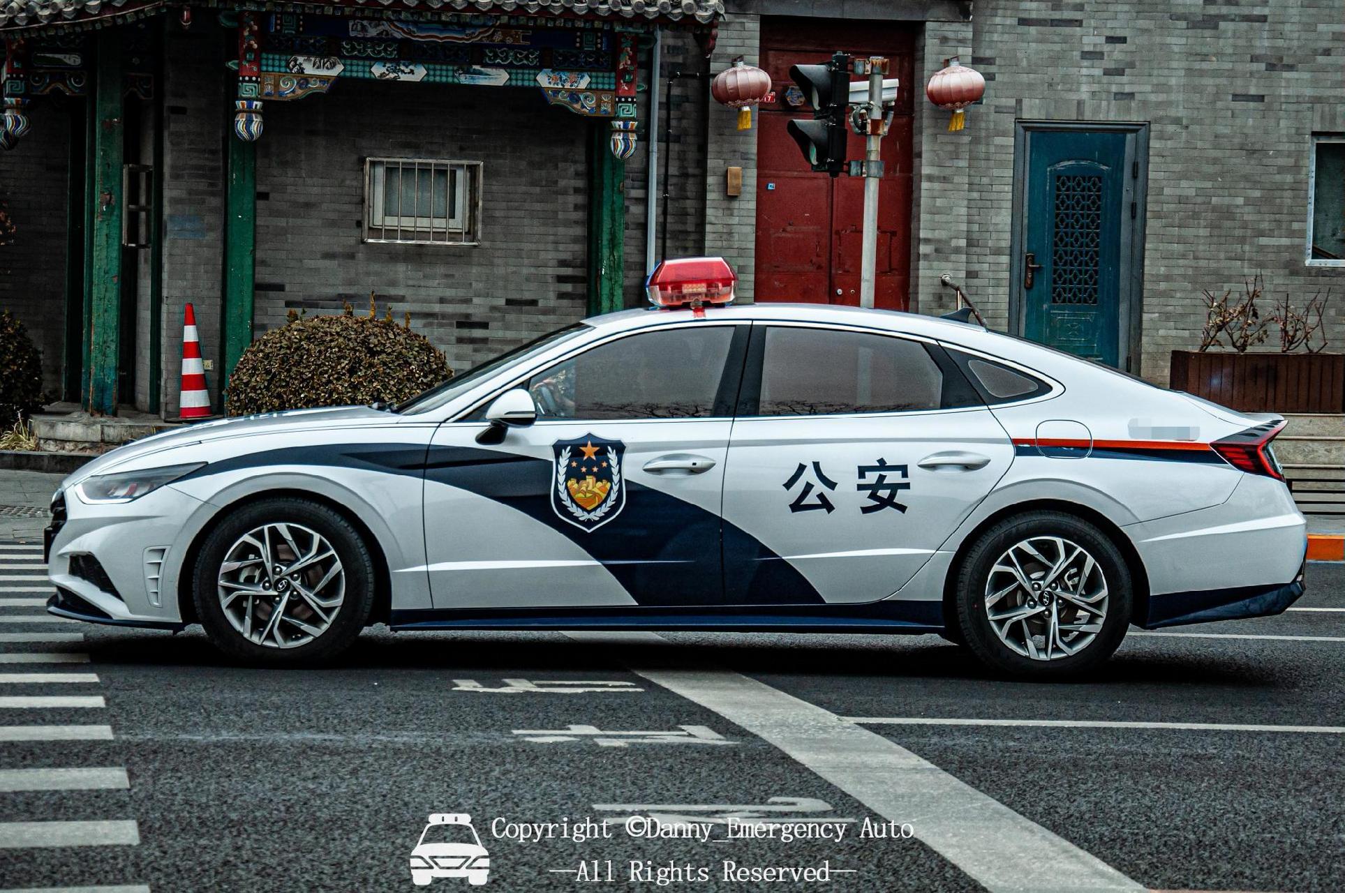 北京警车车牌图片