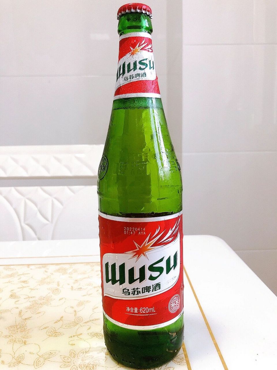 上一篇说到了国产两大知名大绿棒子,雪花和乌苏,这一篇就来说说乌苏