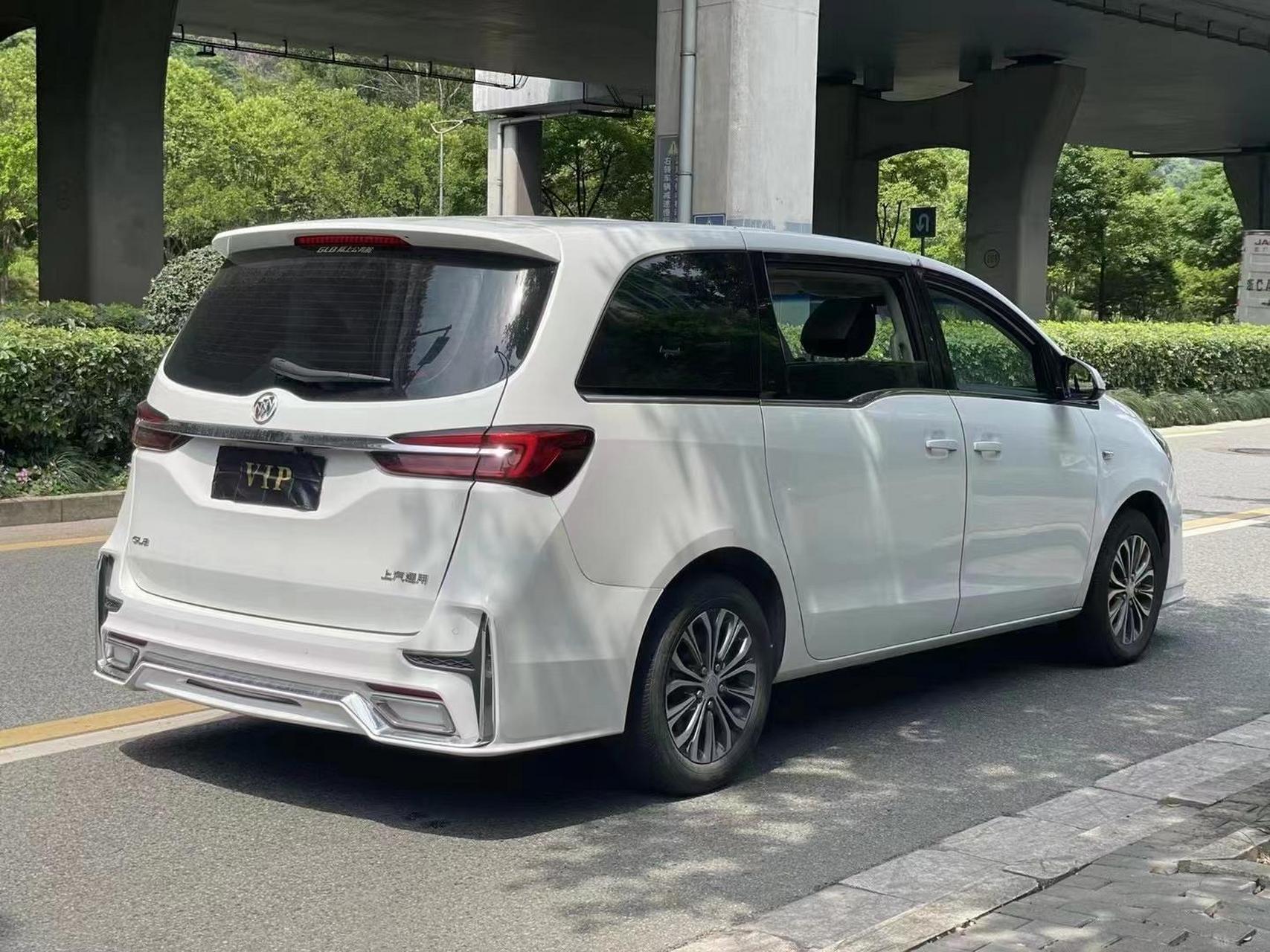 新到21年别克gl8陆上公务舱 mpv 四条轮胎全新刚换,车况极品,仅一个面