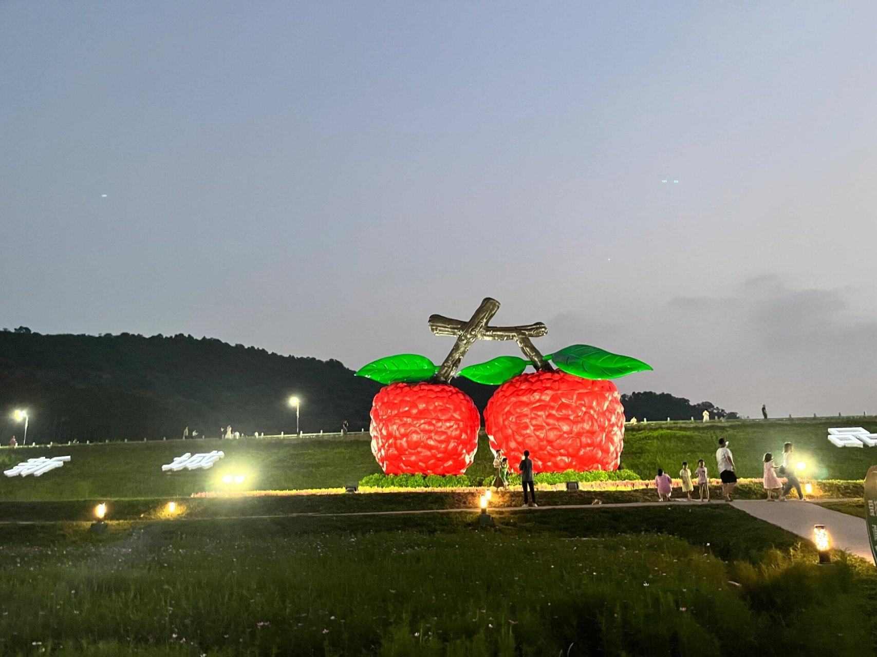 地点:大朗凤山郊野公园 要交通:公交凤山郊野公园站,自驾导航正门 生