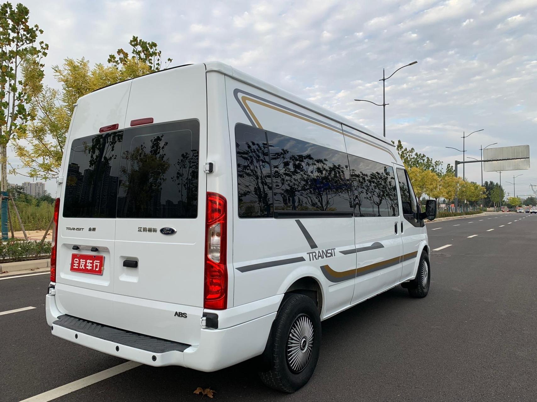 2t,路虎同款发动机,加长版七座小型客车,全车原版,少量划痕补漆,一手