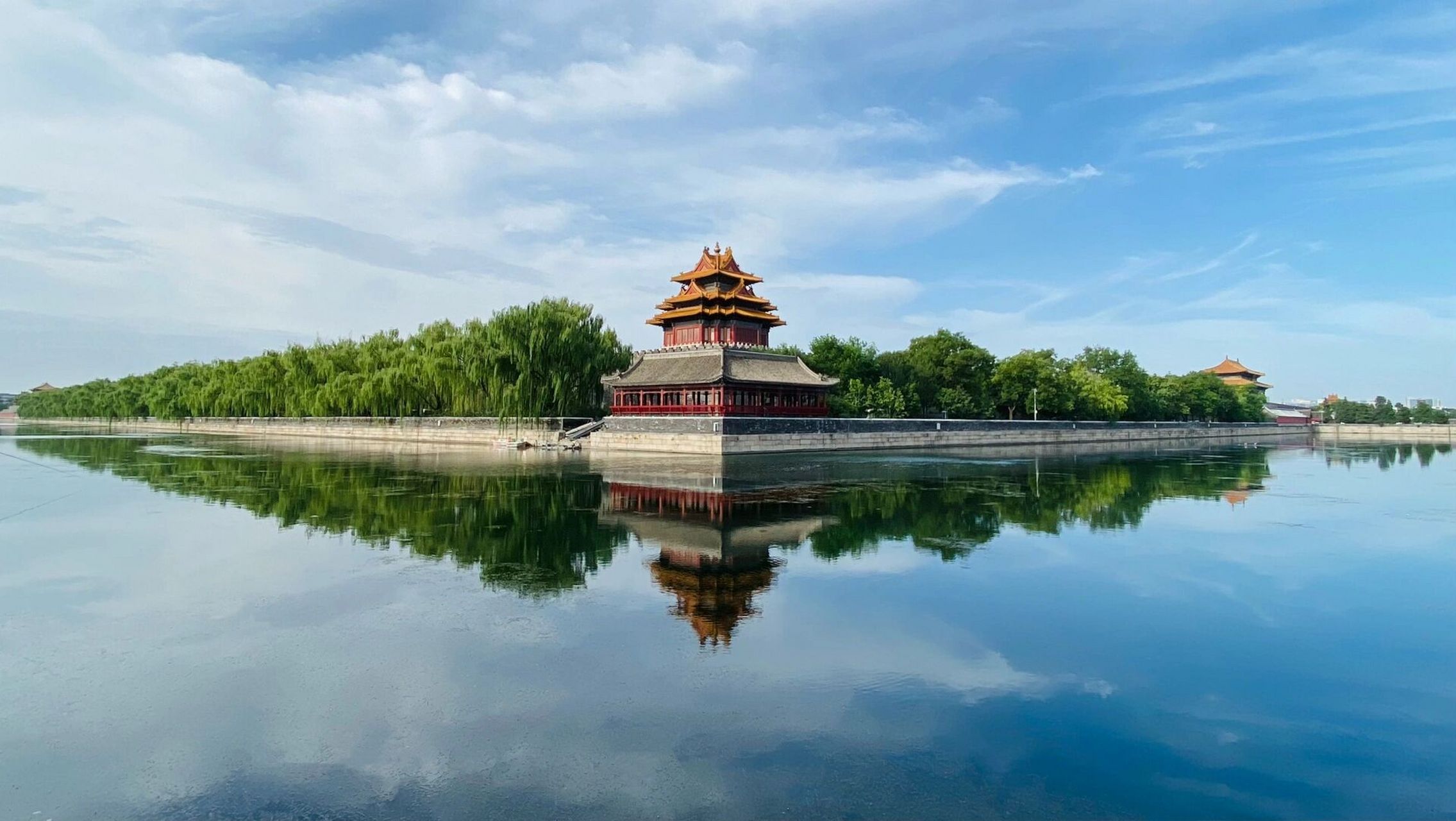 一次说清楚故宫角楼拍摄点 故宫有四个角楼,一般大家常见的隔着护城河