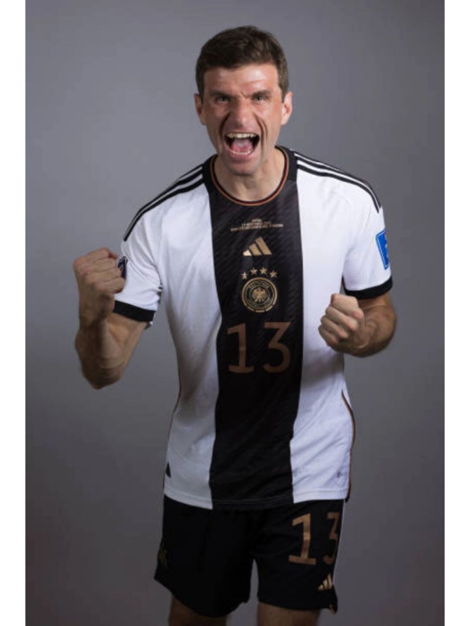 穆勒专属定妆照九宫格91 二娃认真起来还是帅的[照相机][照相机]