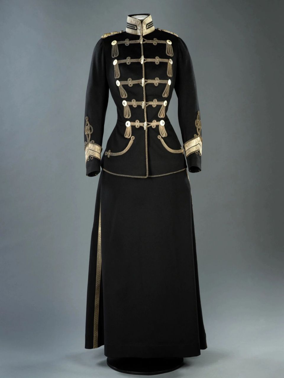 定制的骠骑兵礼服 维多利亚·路易斯公主定制的普鲁士骠骑兵军官礼服