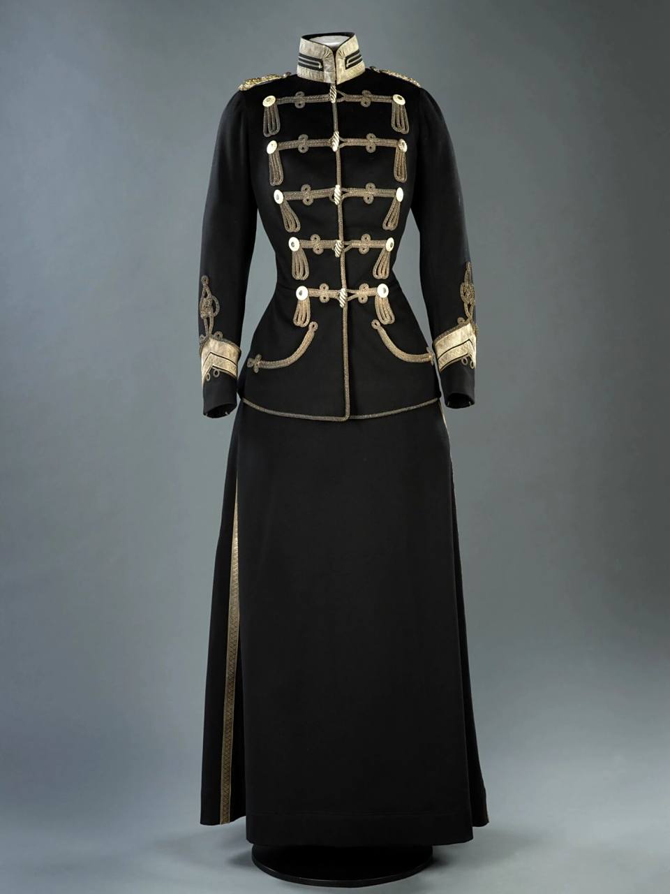 德国公主定制的骠骑兵礼服 维多利亚·路易斯公主定制的普鲁士骠骑兵