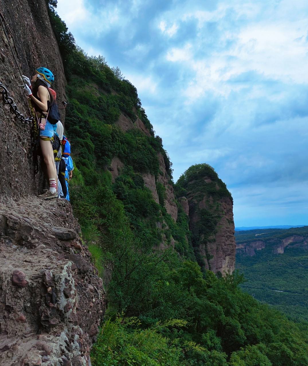 剑门关猿猱道 值得打卡 专程来打卡剑门关猿猱道,治疗一下恐高症. 	 