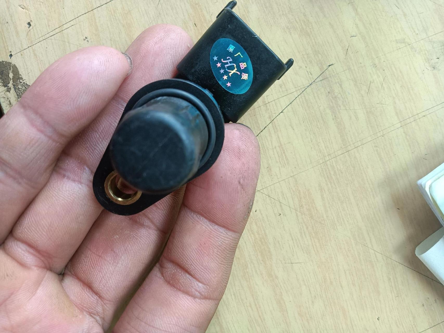 传祺gs4,故障码p036600相位传感器b接触不良.