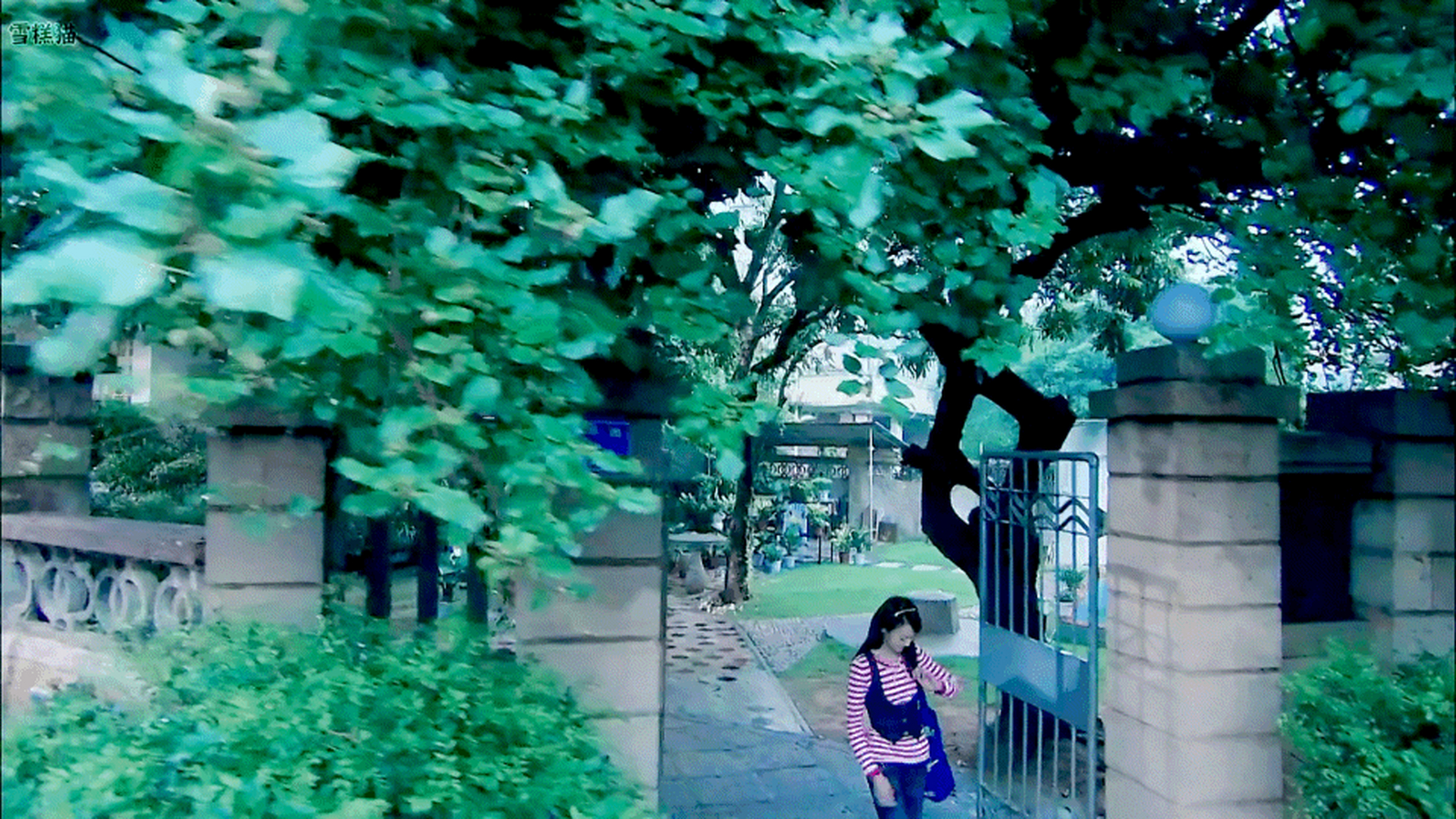 楚雨荨家怎么能算穷呢?