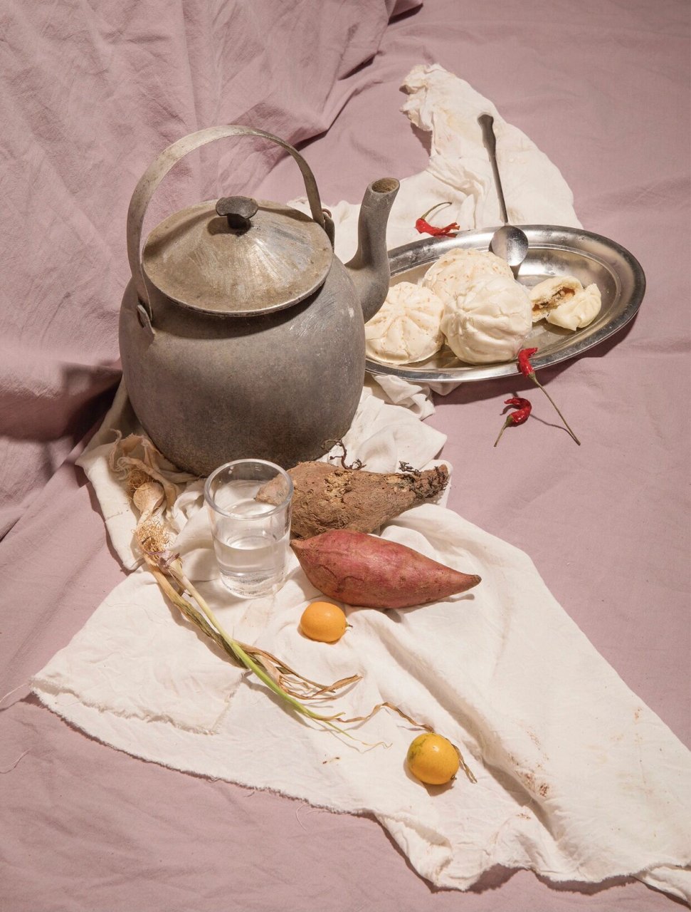 适合校考美院的色彩写生静物 你会喜欢这种灰色系的色彩静物照片吗?