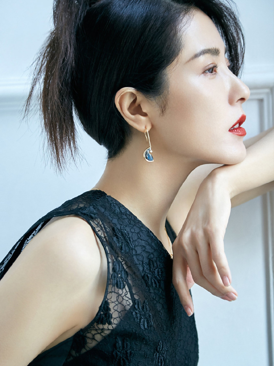 曾黎太美了,仙女姐姐91杂志拍摄 最近看乘风破浪姐姐2 不少人被曾黎