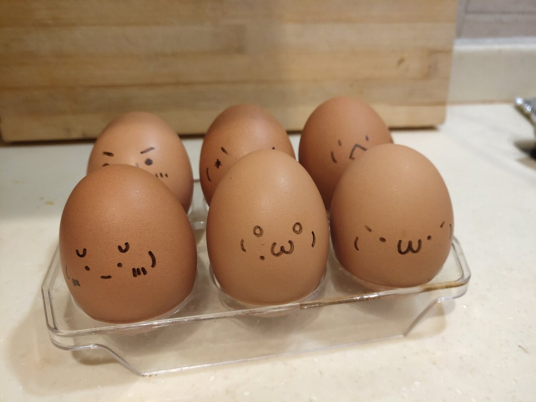两个鸡蛋表情包图片