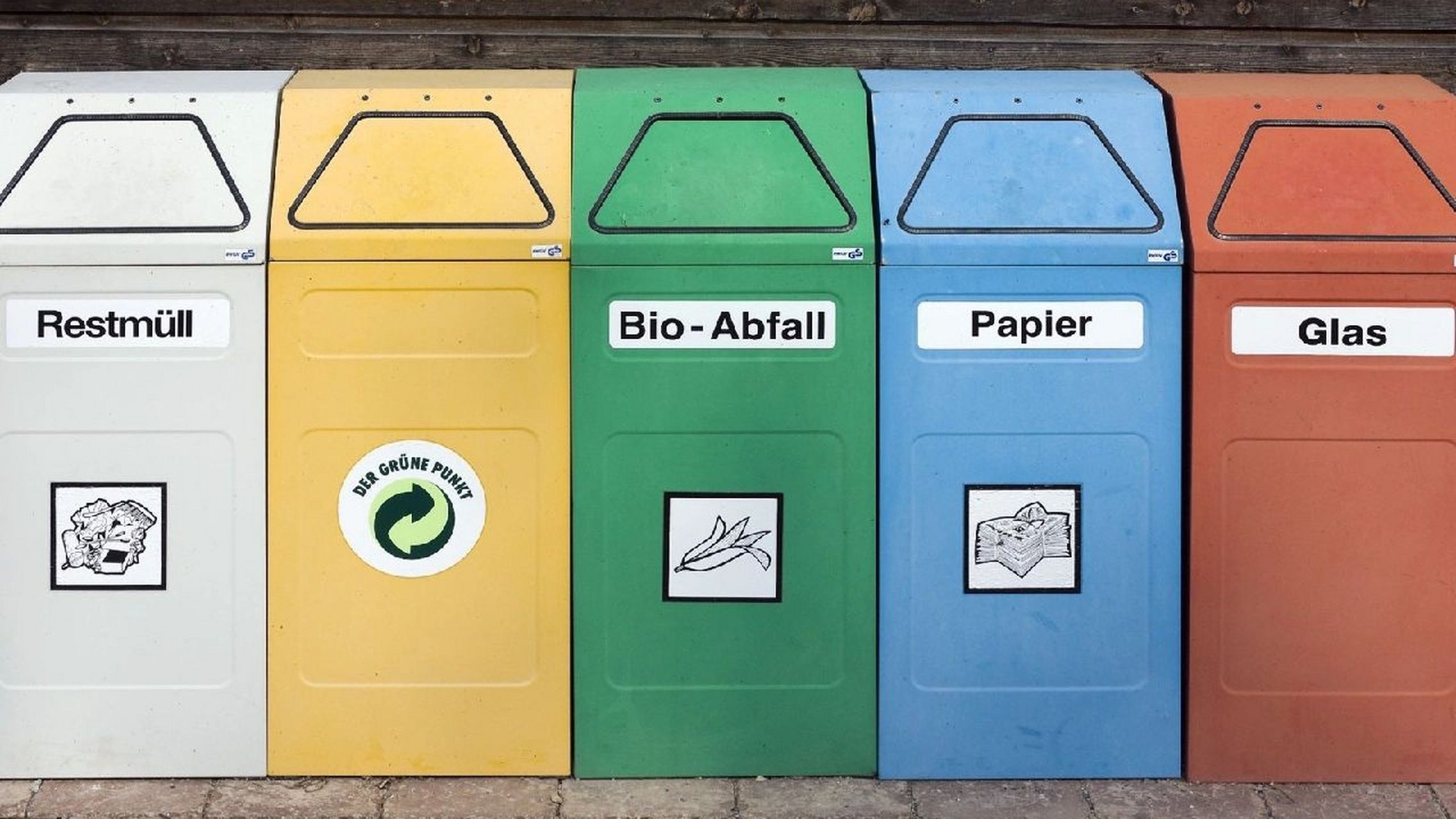 如今,德国垃圾分类处理已经形成了一整套成熟的运转体系.