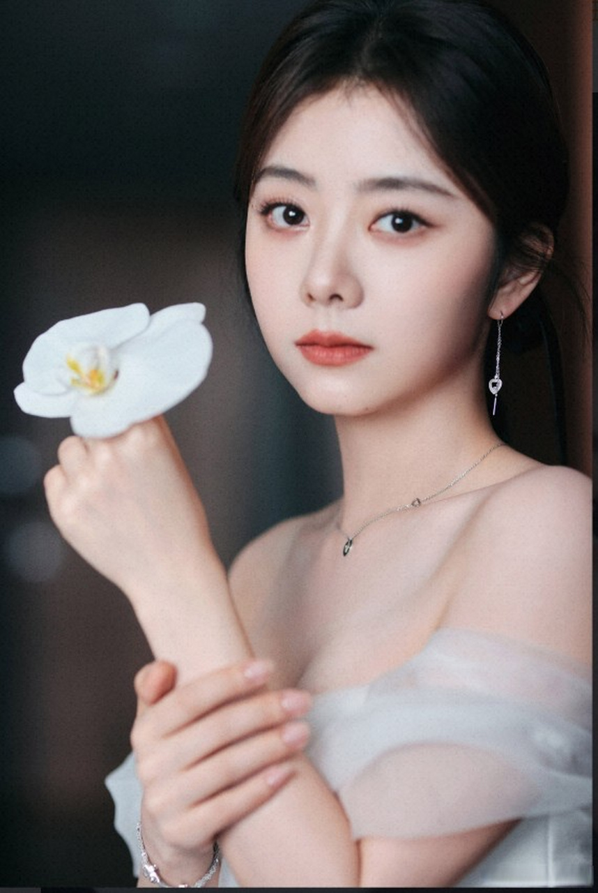 谭松韵工作室回应受伤##工作室回应谭松韵嘴角受伤# 10日晚,谭松 