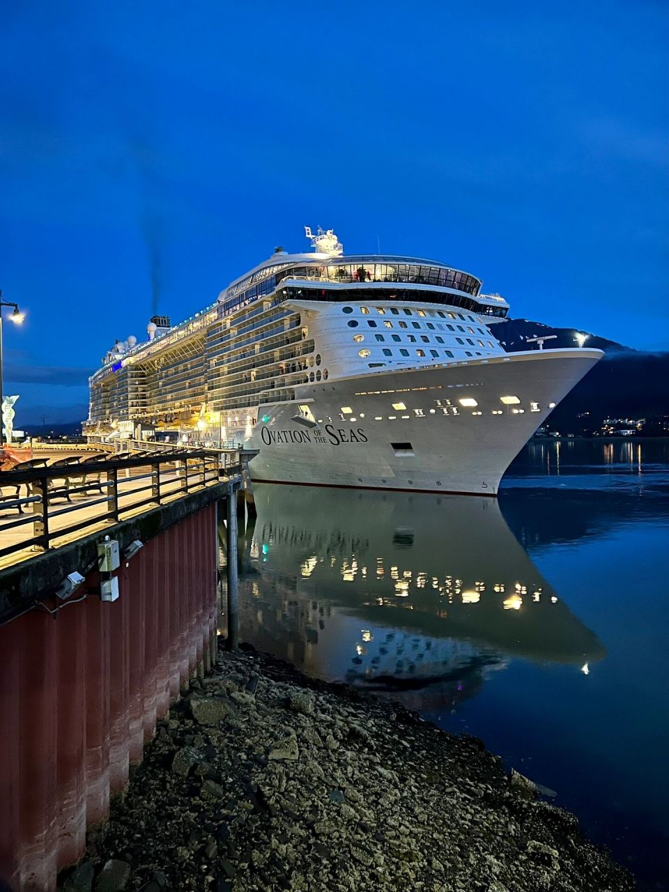 朱诺 juneau朱诺是阿拉斯加州首府,人口三万,肯定比中国绝大多数县城