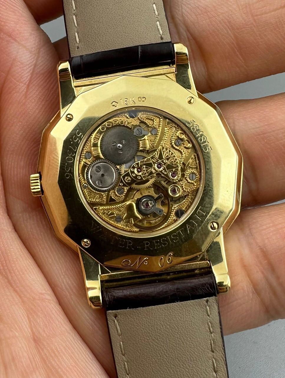 昆仑海军上将系列手表 昆仑海军上将系列,35mm表径18k金表壳和表扣