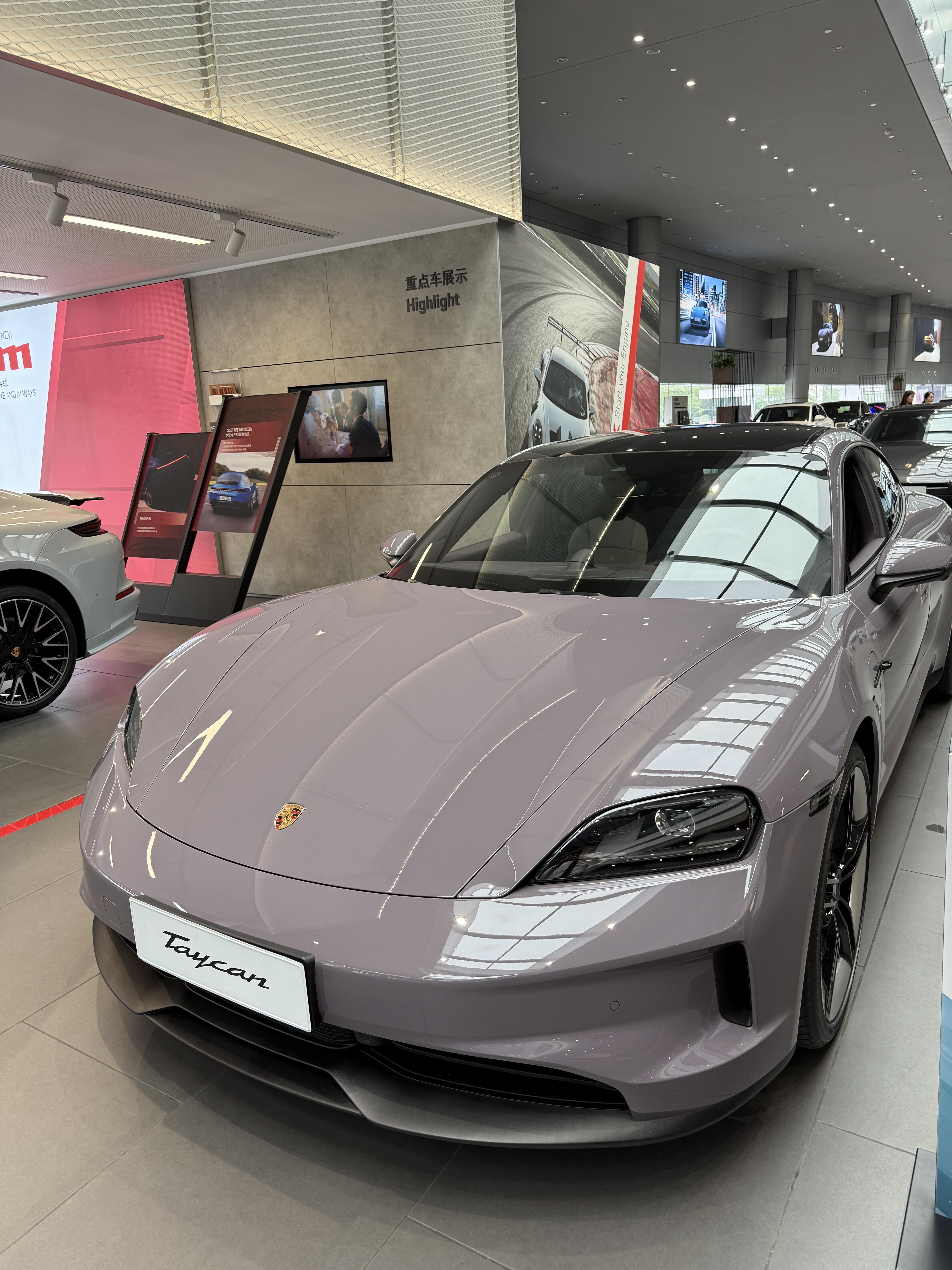 开什么粉色保时捷?这抹树莓紫 哑灰才是真