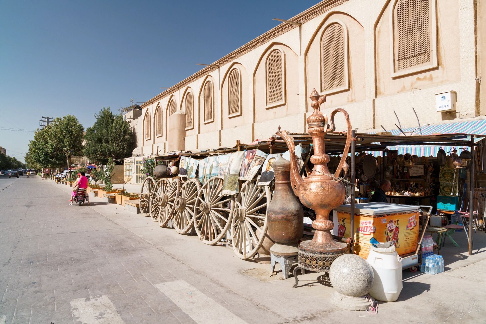 莎车县·南疆风情 离喀什不远的莎车,有着纯粹的南疆风情,这边的小