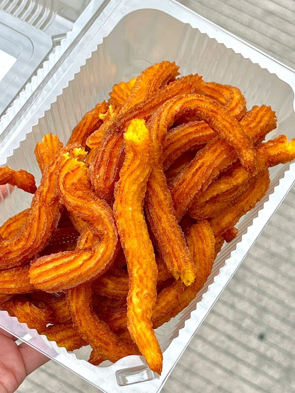 好多年没吃到过的黄金南瓜条 趁热吃又香又糯,十块钱一大盒 #大声安利