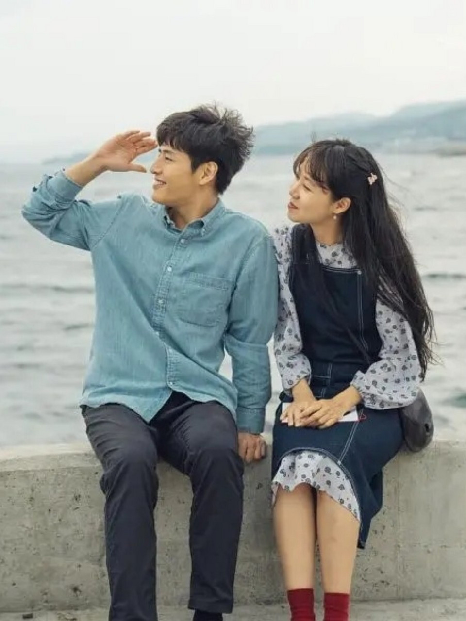 这一部《山茶花开时》由孔孝真,姜河那主演,豆瓣8.