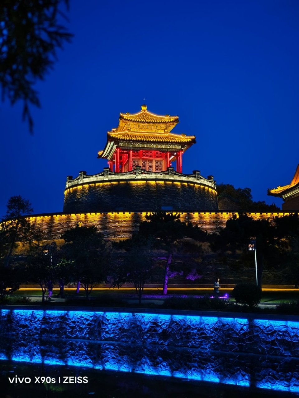 丛台公园夜景,还是挺美的!