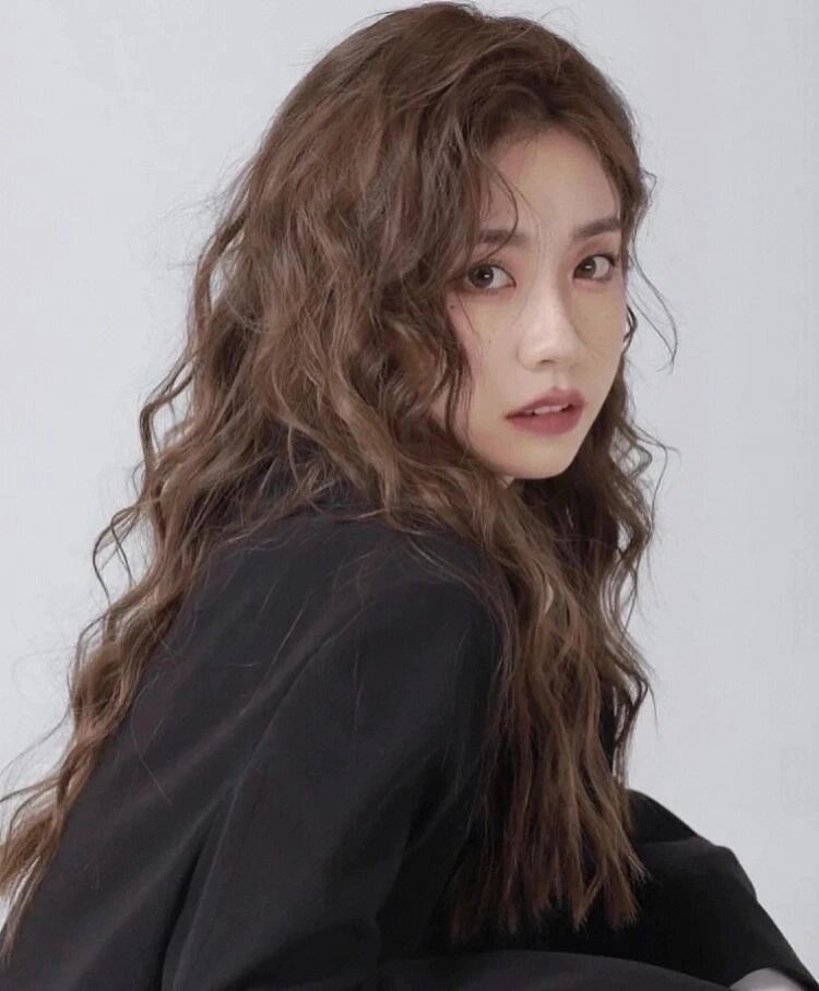 显发量发型推荐|泡面卷