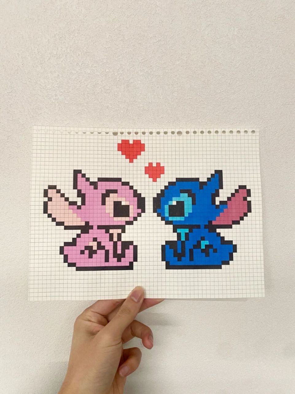 像素画:史迪仔&安琪93 原创&图纸: 网格本:a4 #史迪仔# #像素画