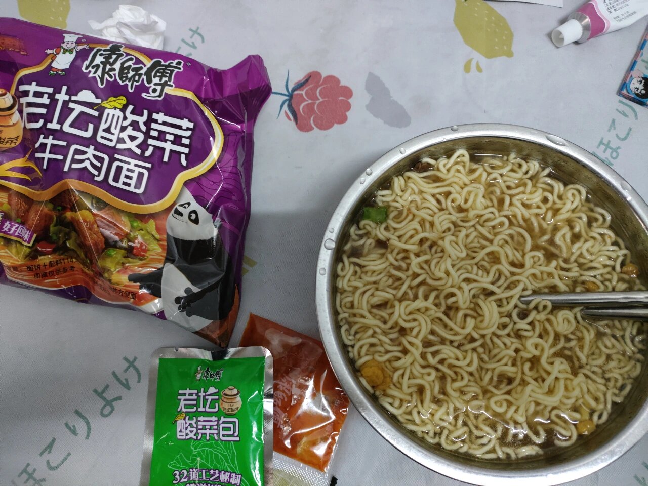 最清淡的一次老坛酸菜泡面