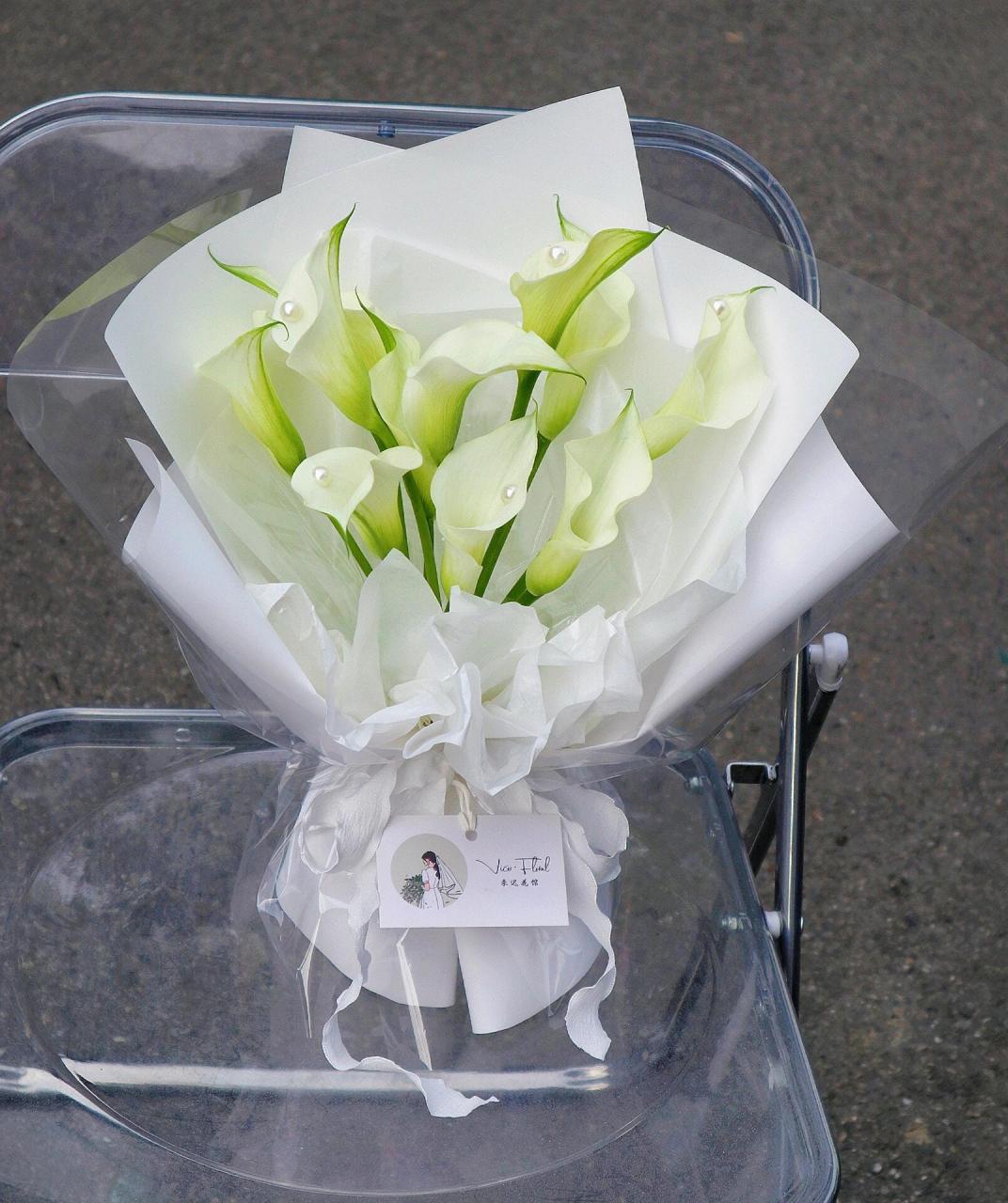 白色马蹄莲花束/优雅永不过时 长沙花店/马蹄莲花束